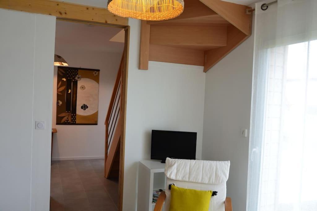 La Maison Des Cordelles Saint-Denis-en-Val Exterior photo